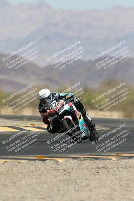 media/Apr-20-2025-CVMA (Sun) [[39090e8767]]/Race 11-500-350 Supersport (Holeshot)/